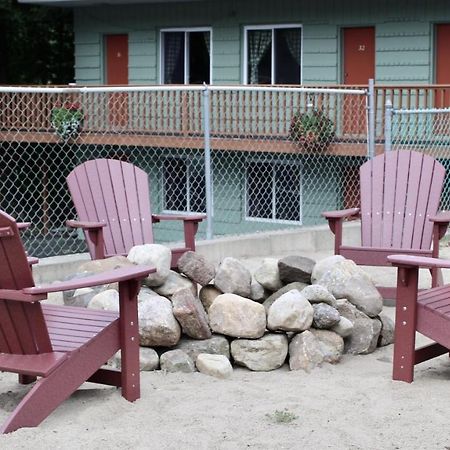 Motel Montreal Lake George Zewnętrze zdjęcie