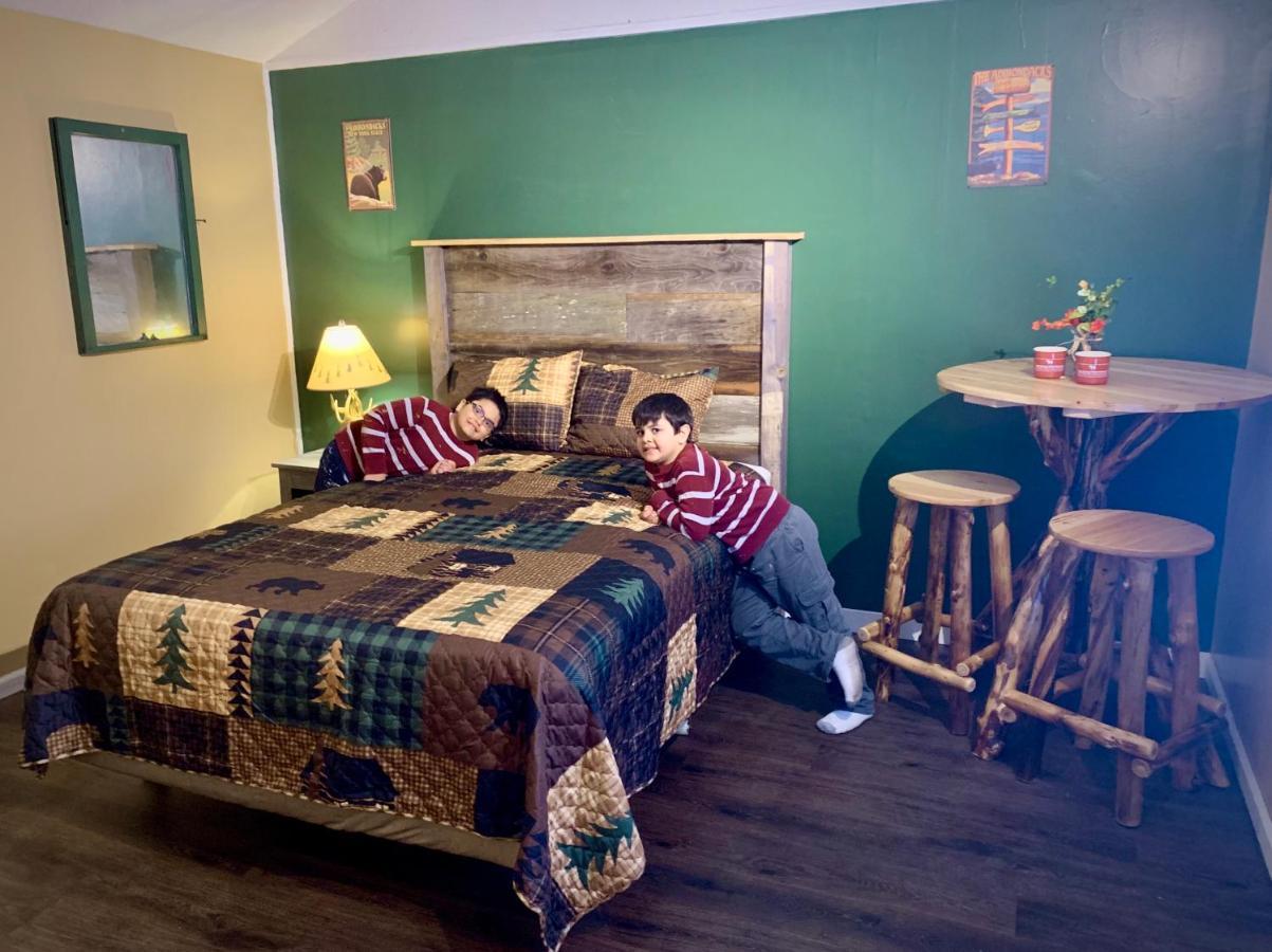Motel Montreal Lake George Zewnętrze zdjęcie