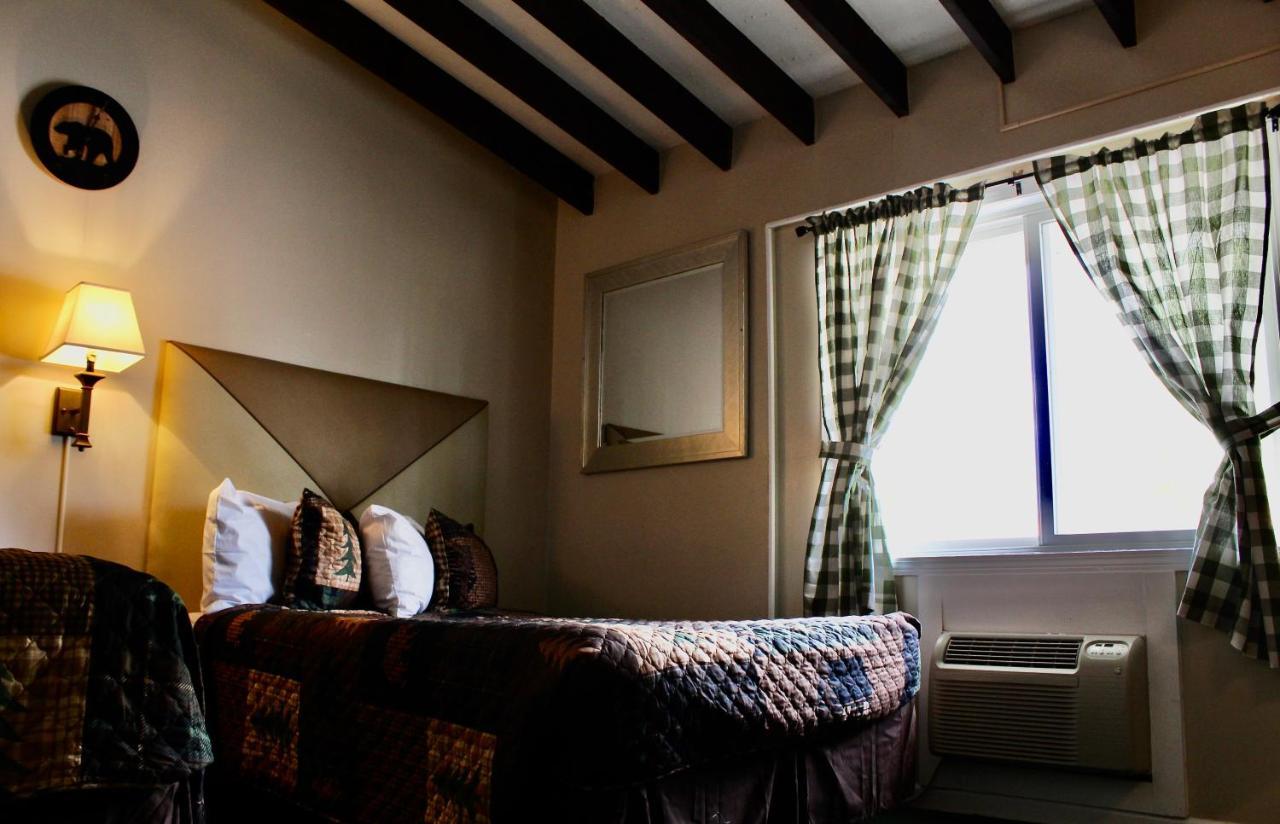 Motel Montreal Lake George Zewnętrze zdjęcie