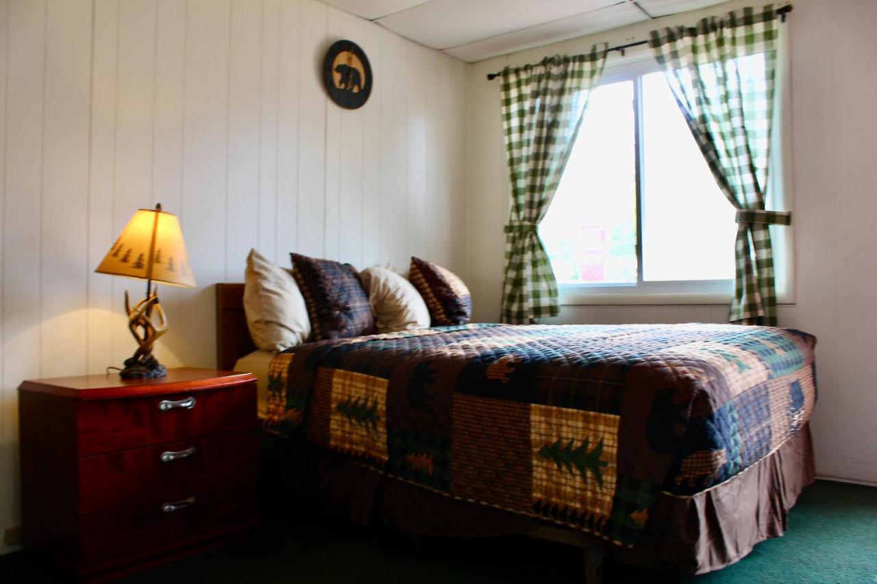 Motel Montreal Lake George Zewnętrze zdjęcie