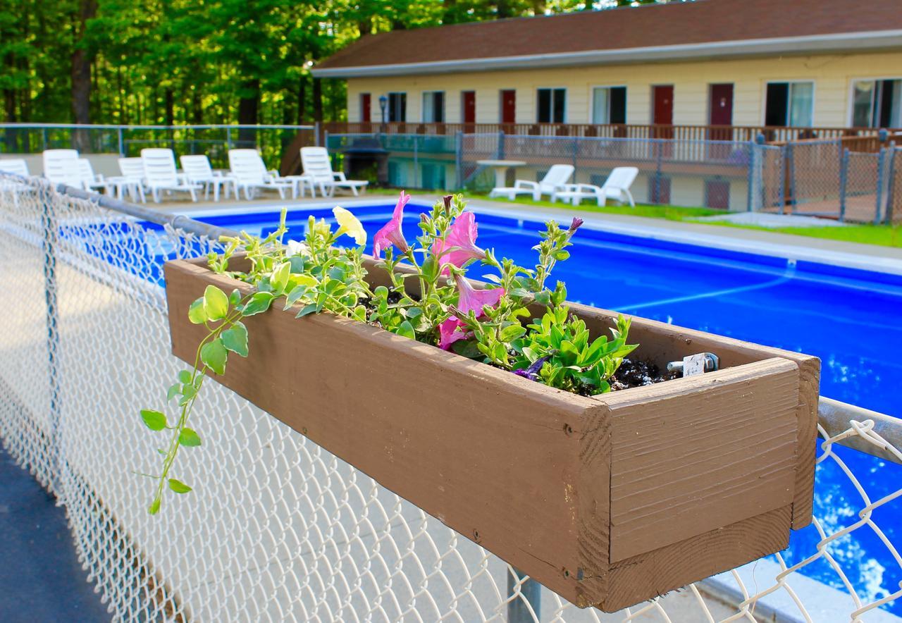 Motel Montreal Lake George Zewnętrze zdjęcie