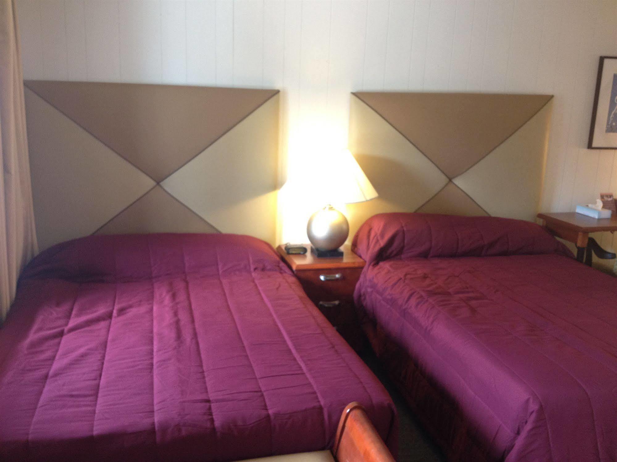 Motel Montreal Lake George Zewnętrze zdjęcie