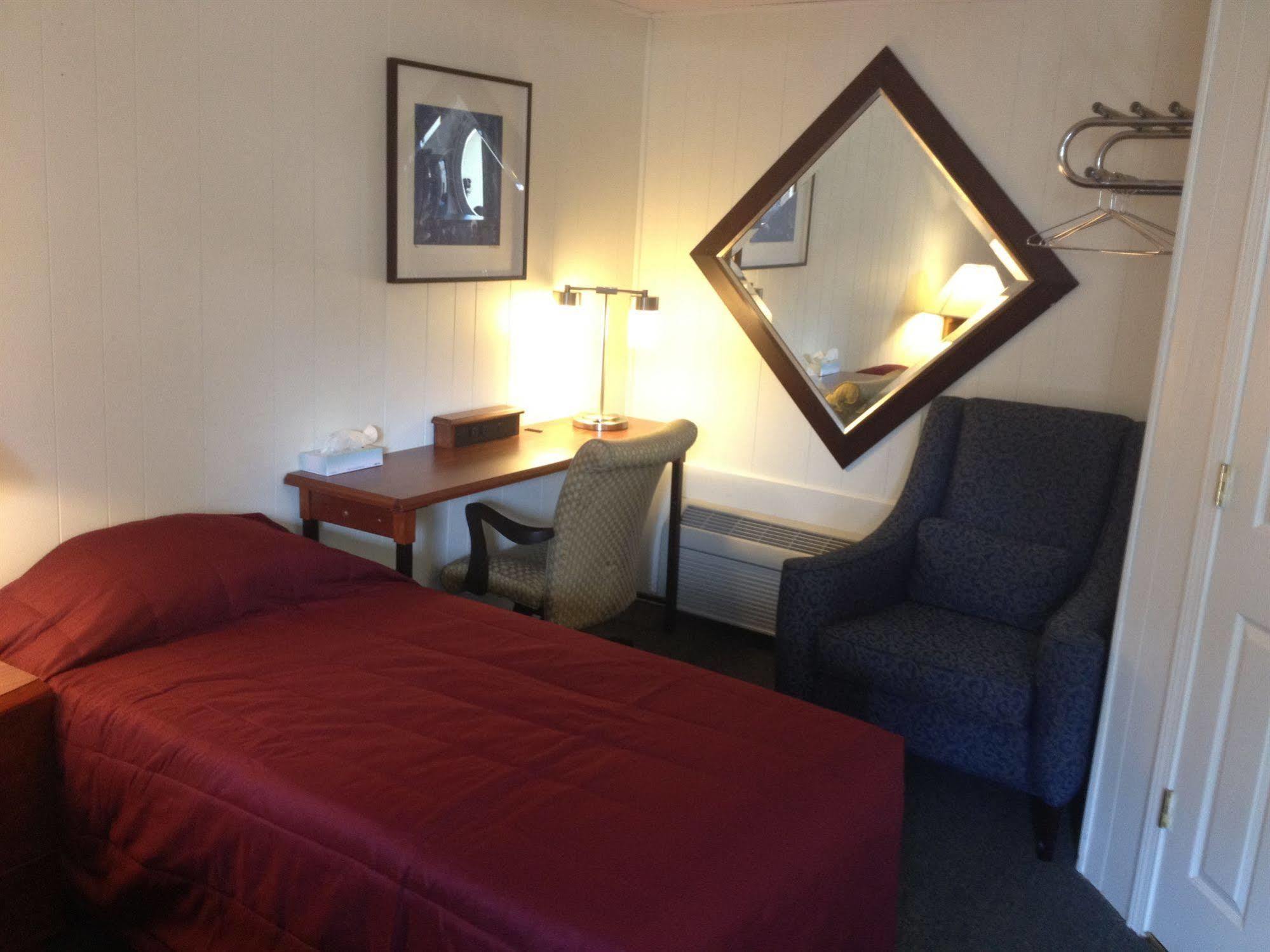 Motel Montreal Lake George Zewnętrze zdjęcie