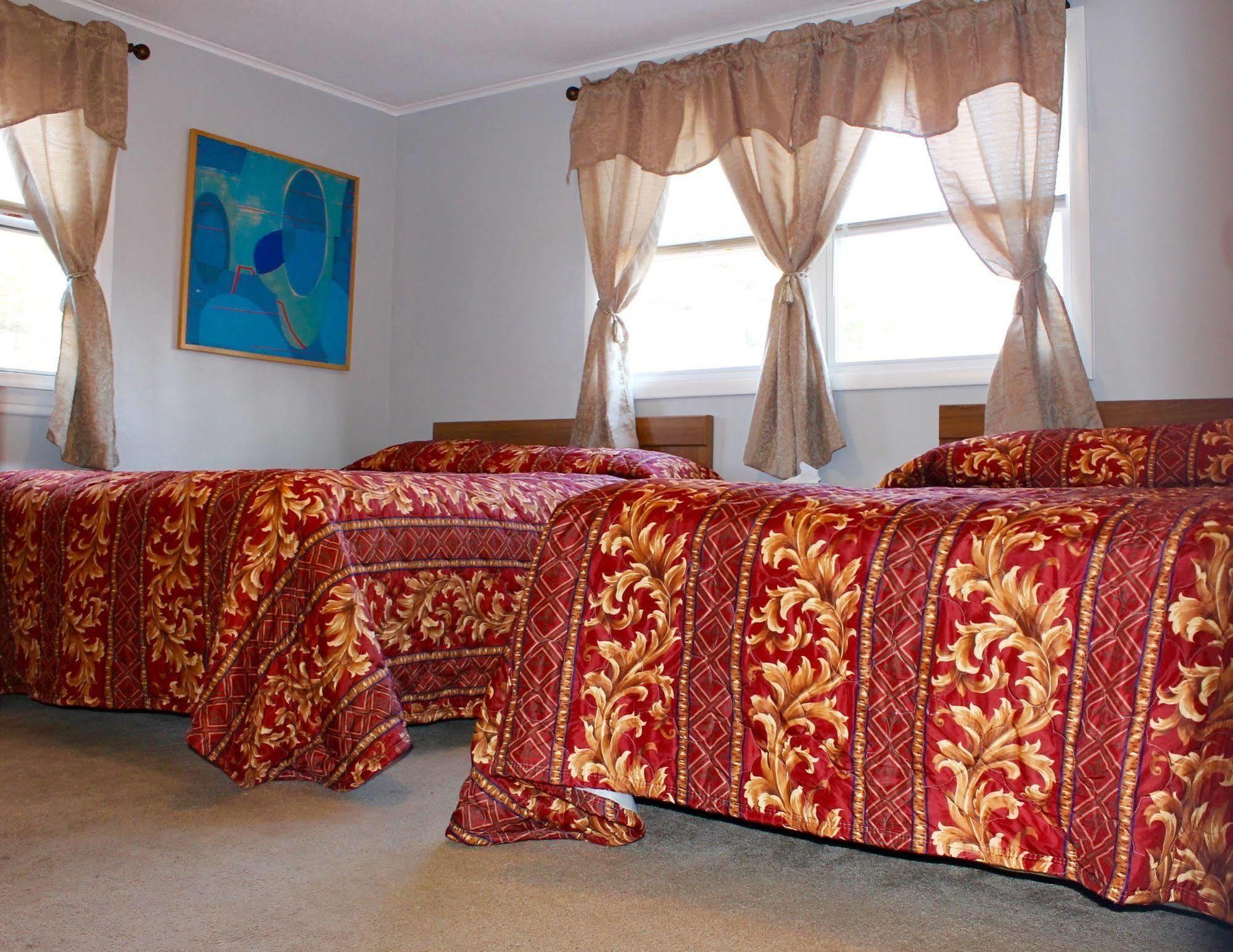Motel Montreal Lake George Zewnętrze zdjęcie