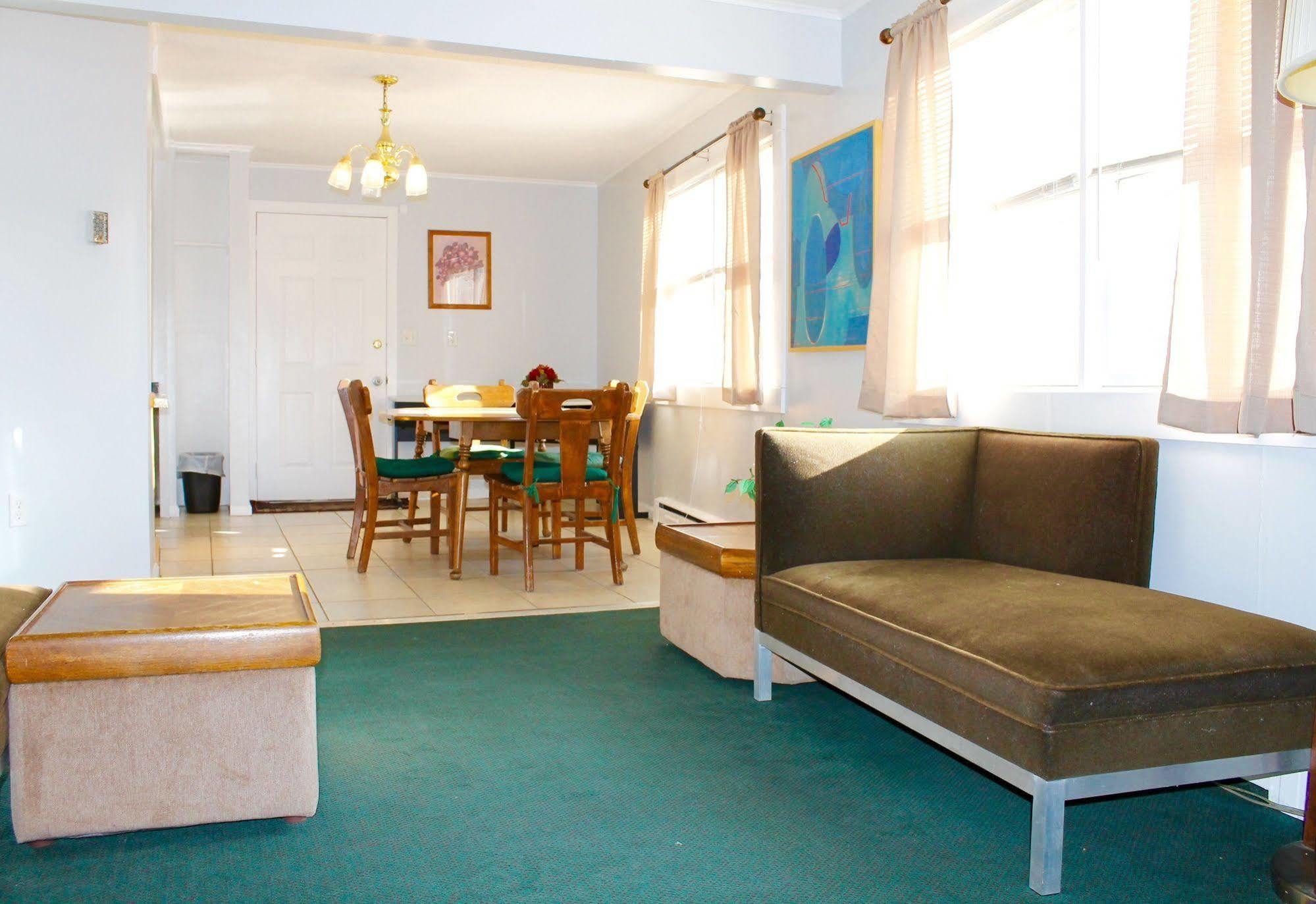 Motel Montreal Lake George Zewnętrze zdjęcie